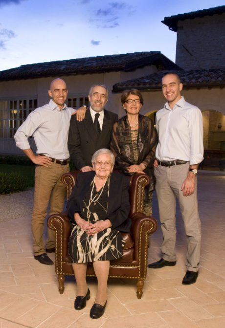 La famiglia Bianconi. Vincenzo è il primo da sinistra
