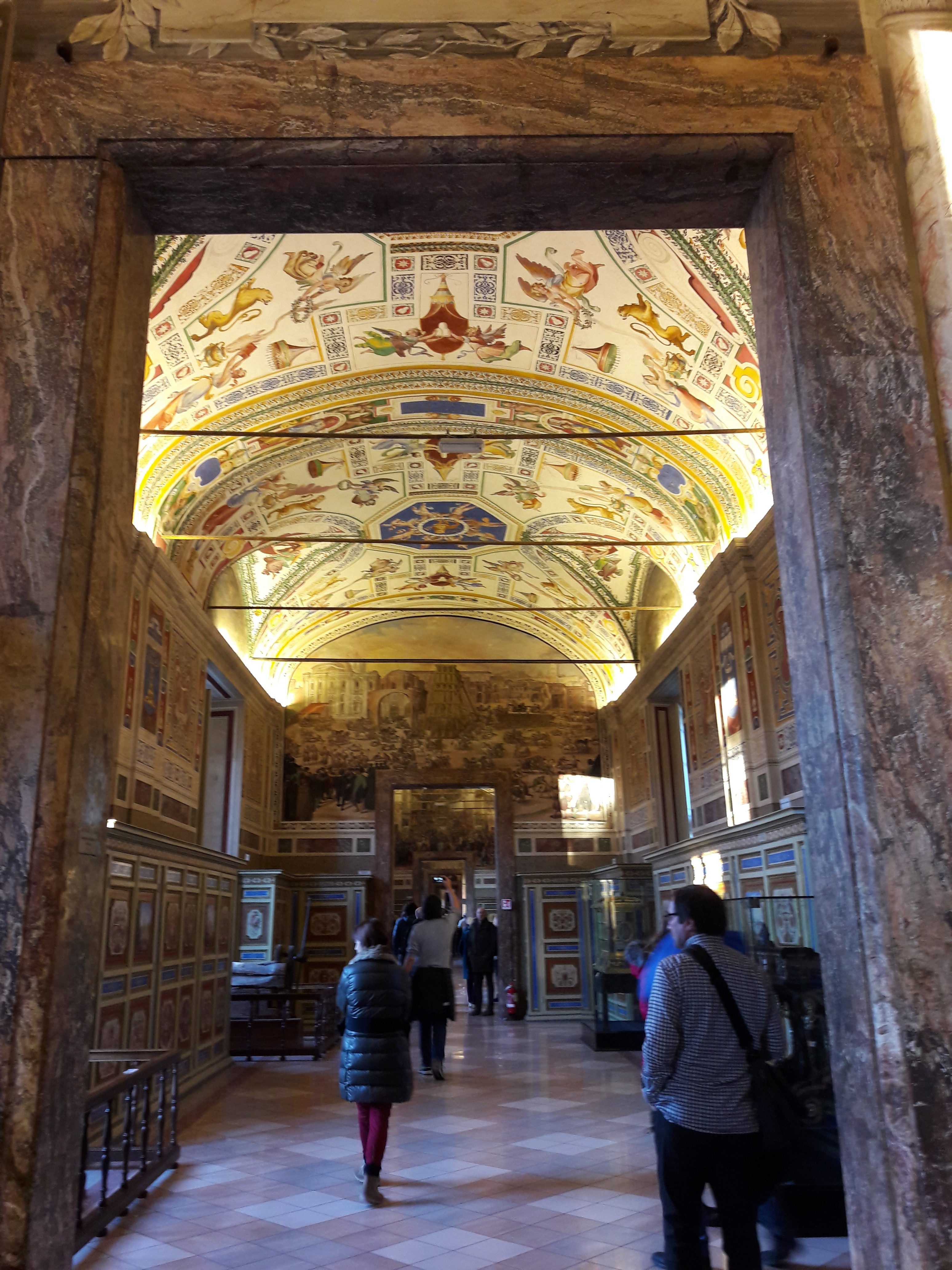Uno scorcio dei musei vaticani a Roma