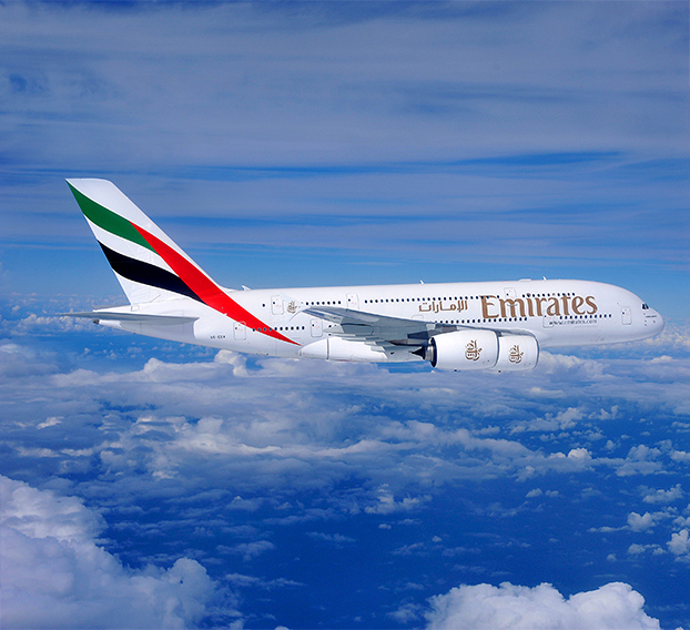 un aereo di Emirates che ha stipulato l'accordo con Trenitalia per favorire la prenotazione di volo più treno