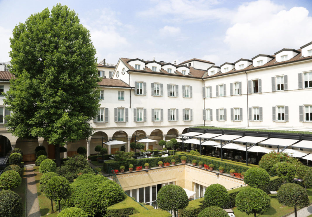 La corte interna del Four Seasons Hotel Milano